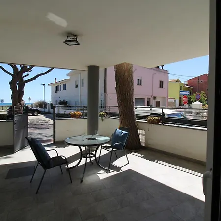 Apartment- Fronte La Caletta